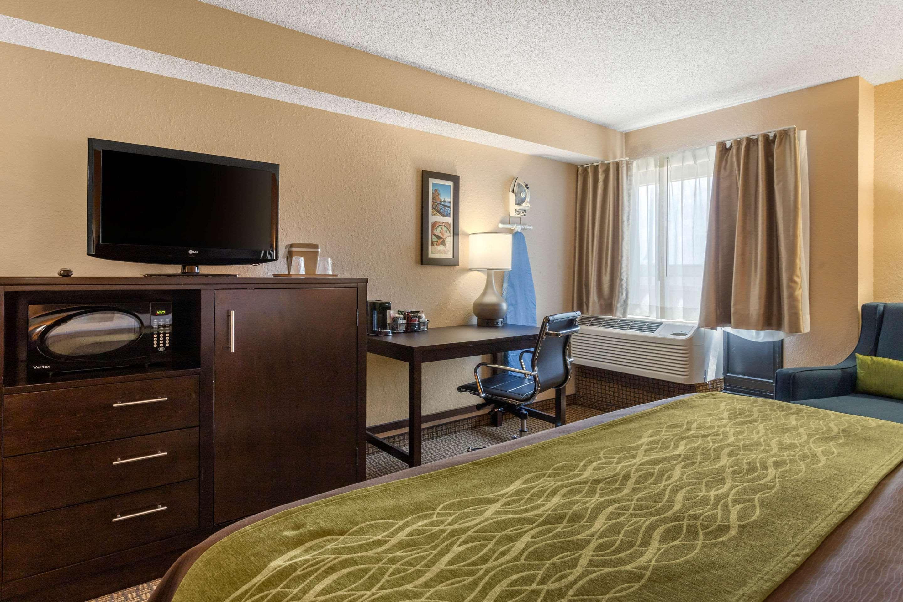 Sonesta Essential Nw Houston Hotel Exterior photo