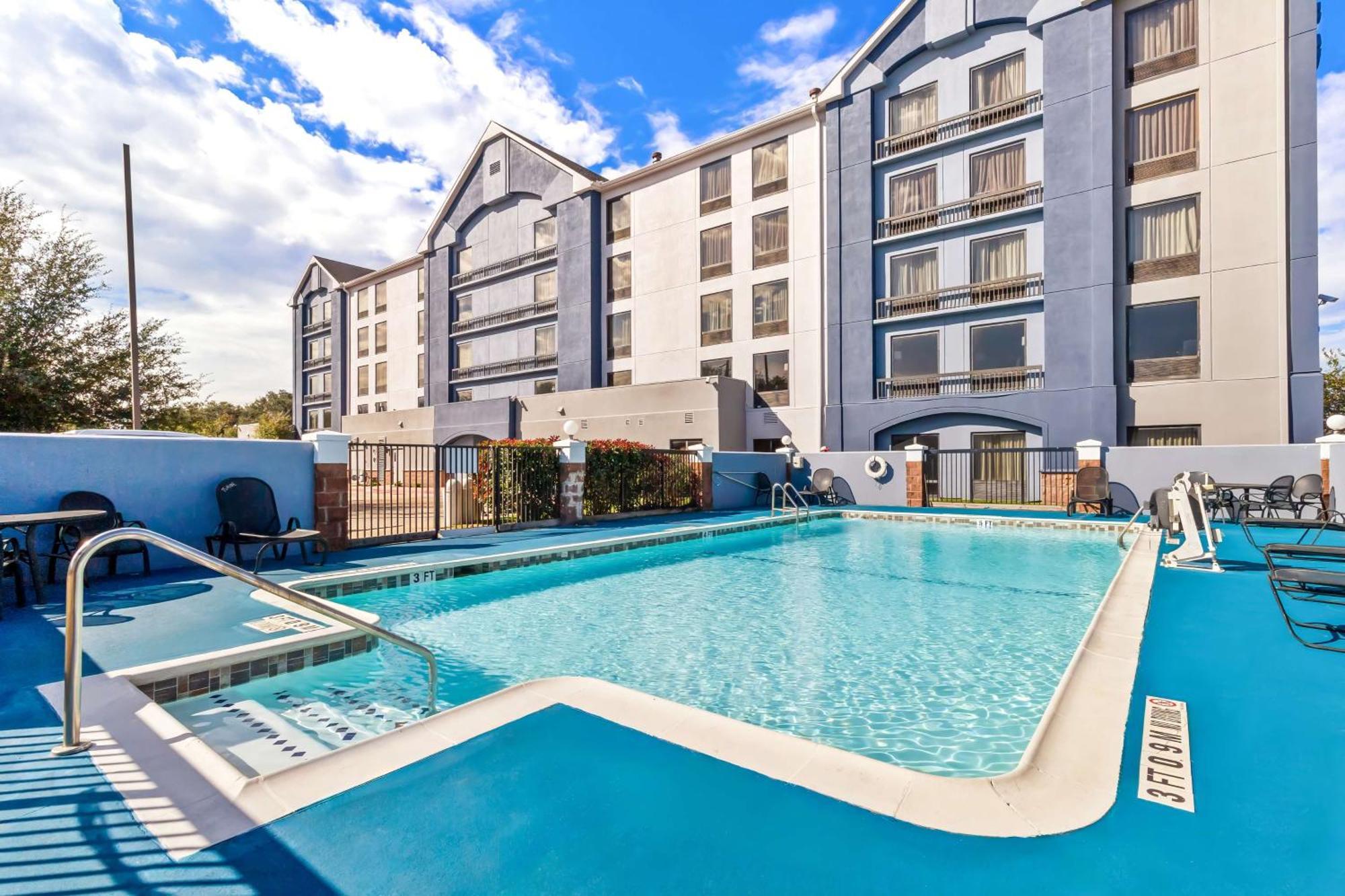 Sonesta Essential Nw Houston Hotel Exterior photo