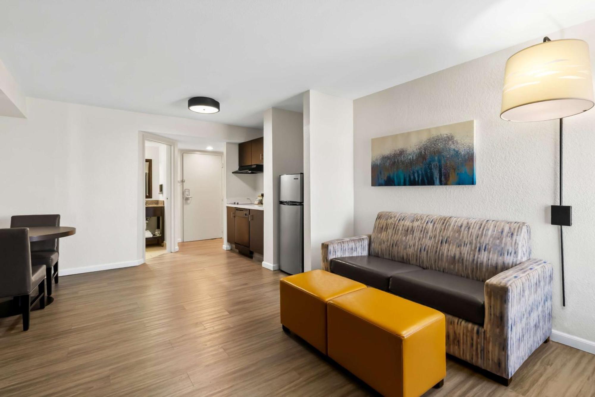 Sonesta Essential Nw Houston Hotel Exterior photo